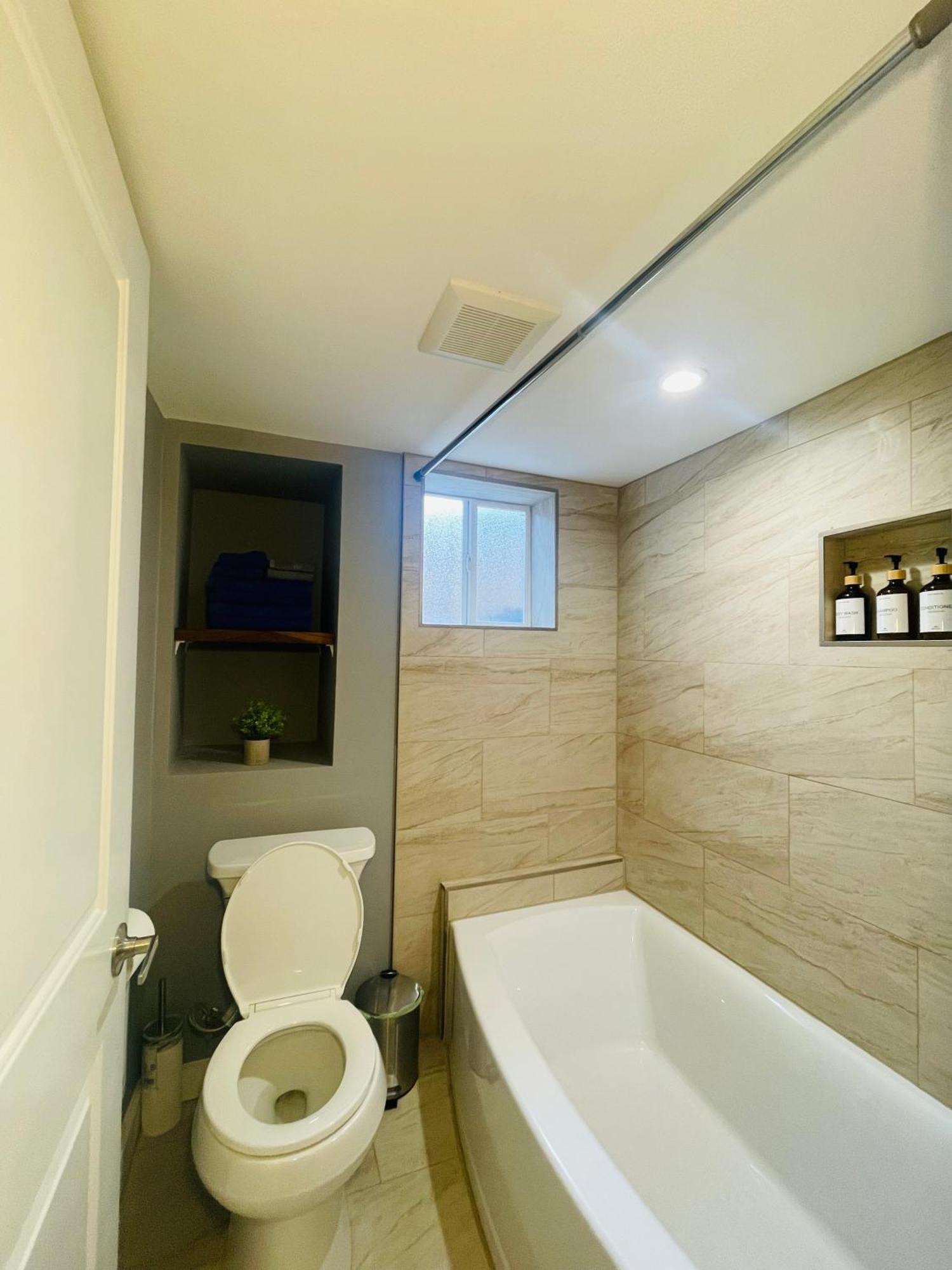 Green Lake 1St Line Home D Full Modern Remodeled Seattle Eksteriør billede